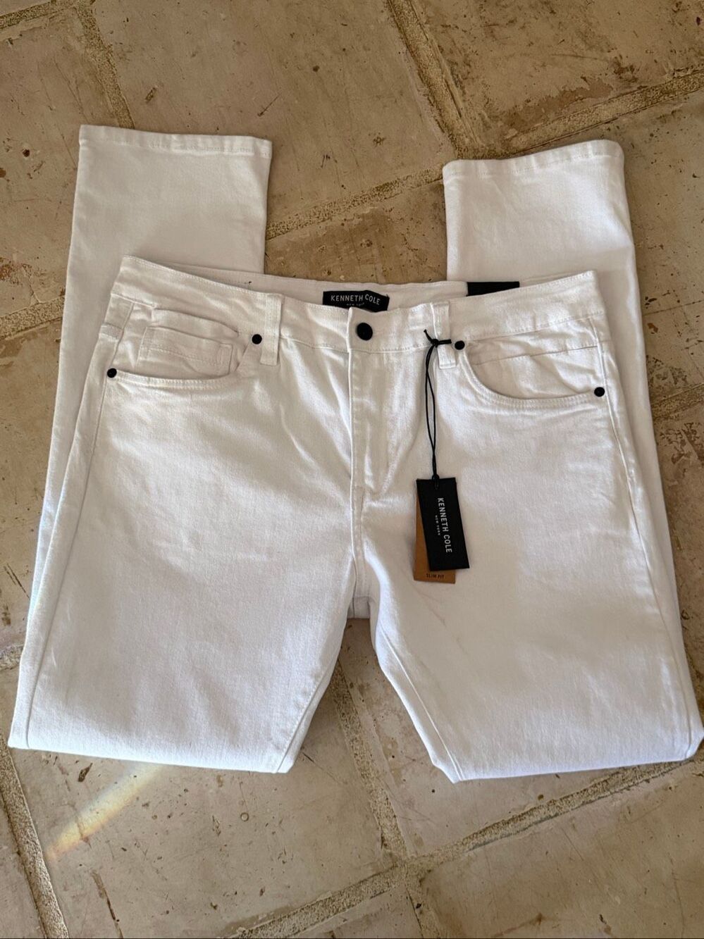 NWT Kenneth Cole men’s slim fit jeans in crisp white